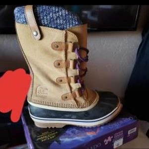 Women's Size 6 Sorel Boots